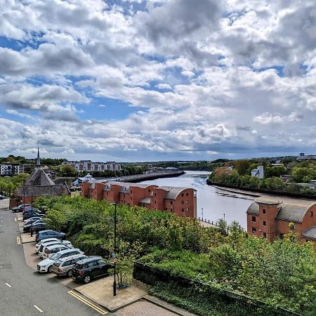 Quayside Apartment With Riverside Views & Parking Newcastle-upon-Tyne Exteriör bild