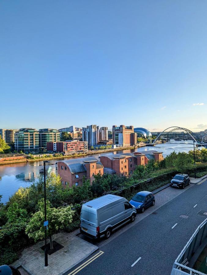 Quayside Apartment With Riverside Views & Parking Newcastle-upon-Tyne Exteriör bild